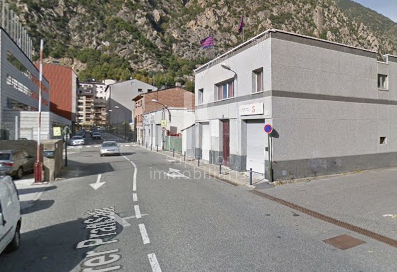 Traster de lloguer a Santa Coloma, 2 metres