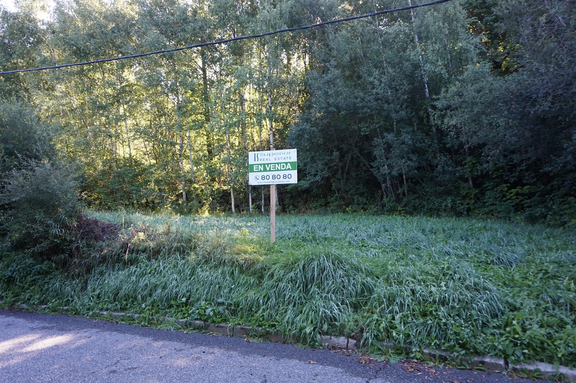 Terreno en venta en Aubinyà (Sant Julià de Lòria)