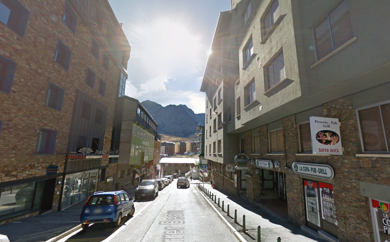 Hotel à vente en El Pas de la Casa (Encamp) avec parking