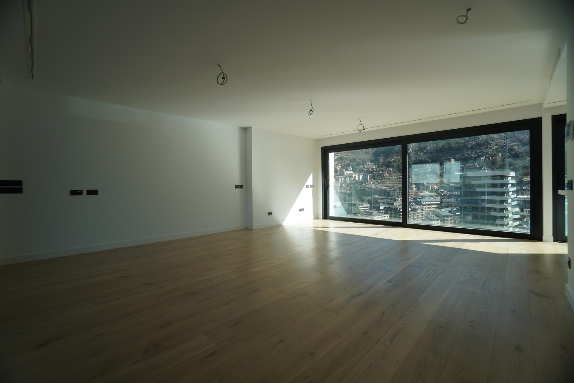 Piso en venta en Escaldes Engordany, 3 habitaciones, 387 metros