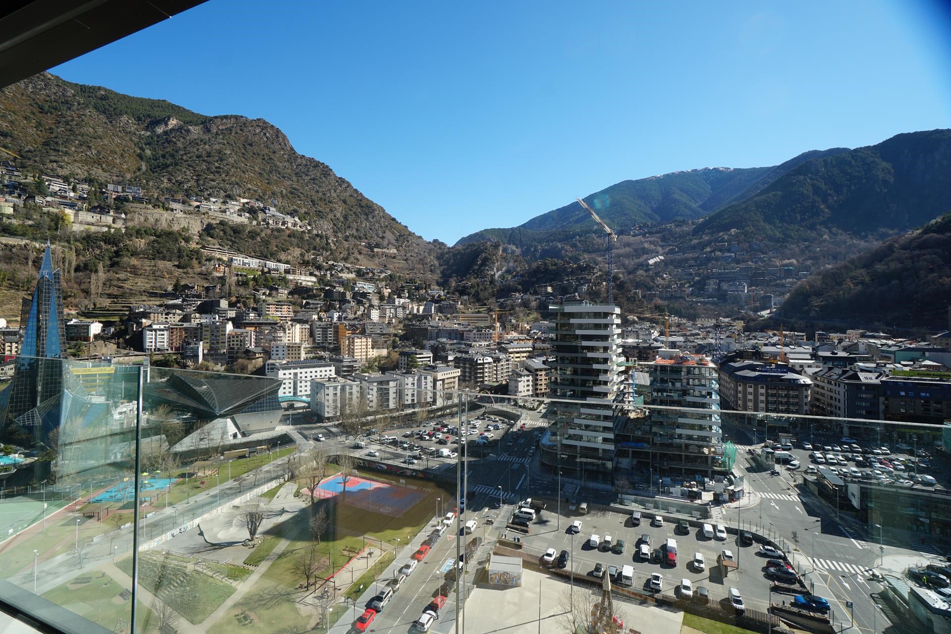 Piso en venta en Escaldes Engordany, 3 habitaciones, 387 metros