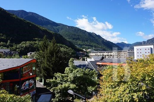 Apartment for rent with 2 bedrooms in Andorra la Vella with parking