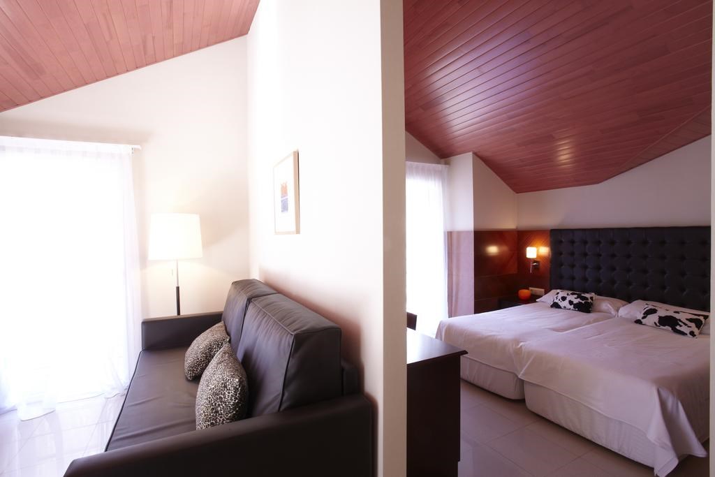 Otros en venta en La Cortinada, 50 habitaciones, 3921 metros