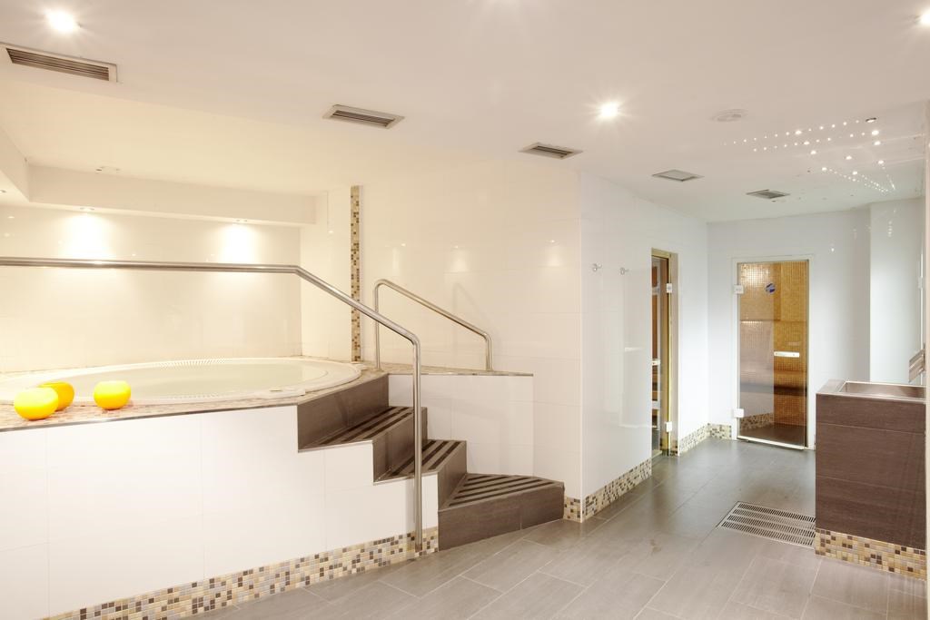 Otros en venta en La Cortinada, 50 habitaciones, 3921 metros