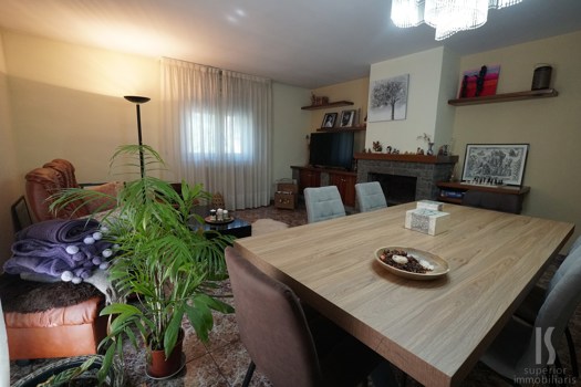 Casa en venta de 4 habitaciones en Escàs (La Massana) con terraza y parking