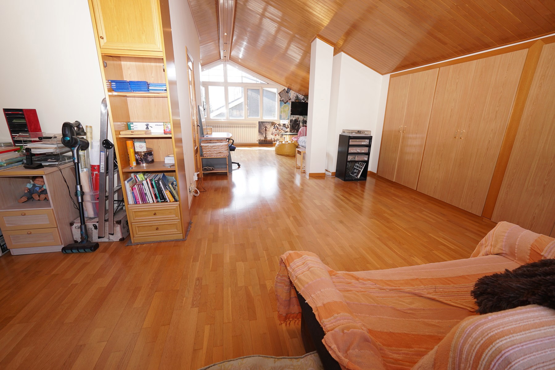 Chalet en venta en Escàs, 4 habitaciones, 379 metros