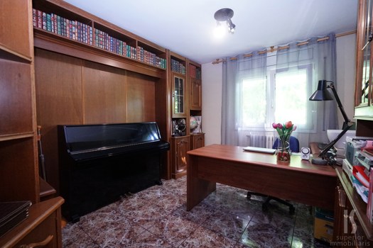 Casa en venta de 4 habitaciones en Escàs (La Massana) con terraza y parking