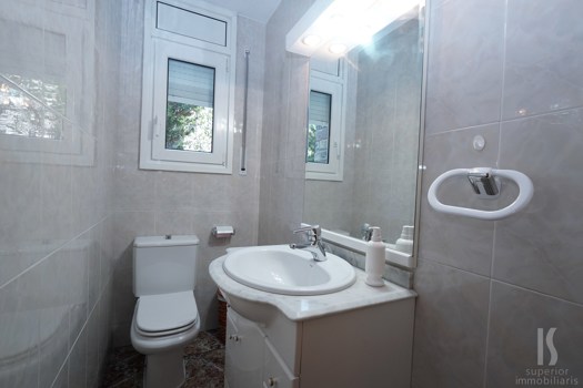 Casa en venta de 4 habitaciones en Escàs (La Massana) con terraza y parking