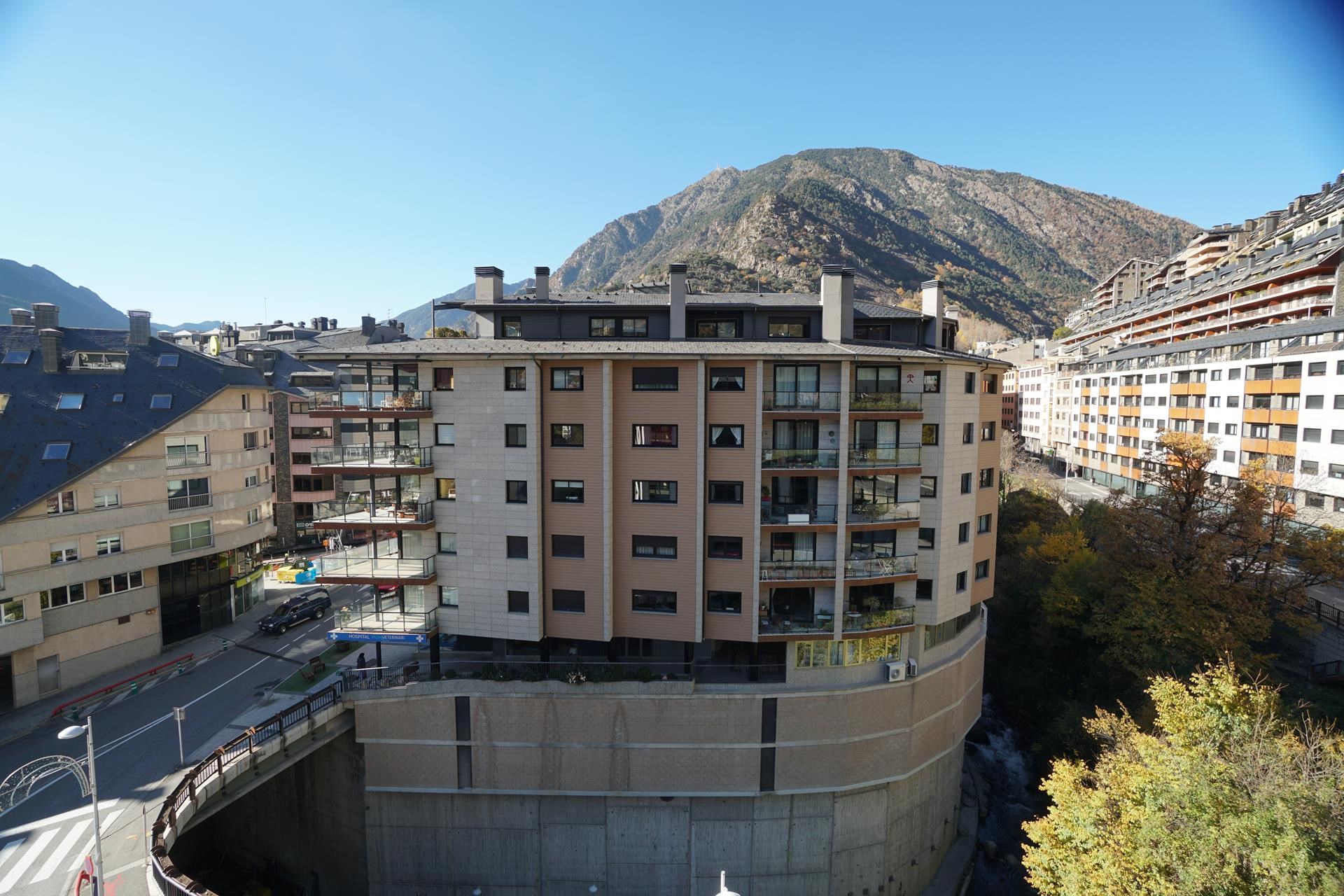 Local comercial de lloguer a Escaldes Engordany, 262 metres