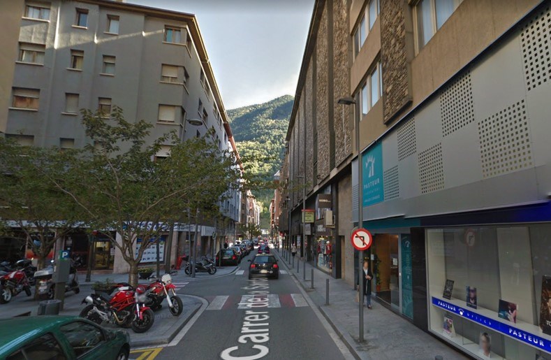 Edificio en venta en Andorra la Vella, 2009 metros