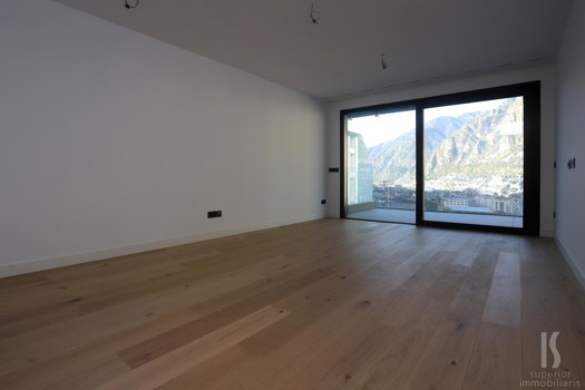 Piso en alquiler de 3 habitaciones en Escaldes-Engordany con terraza y parking
