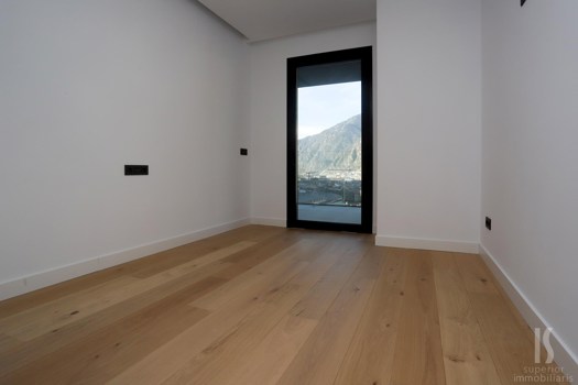 Piso en alquiler de 3 habitaciones en Escaldes-Engordany con terraza y parking