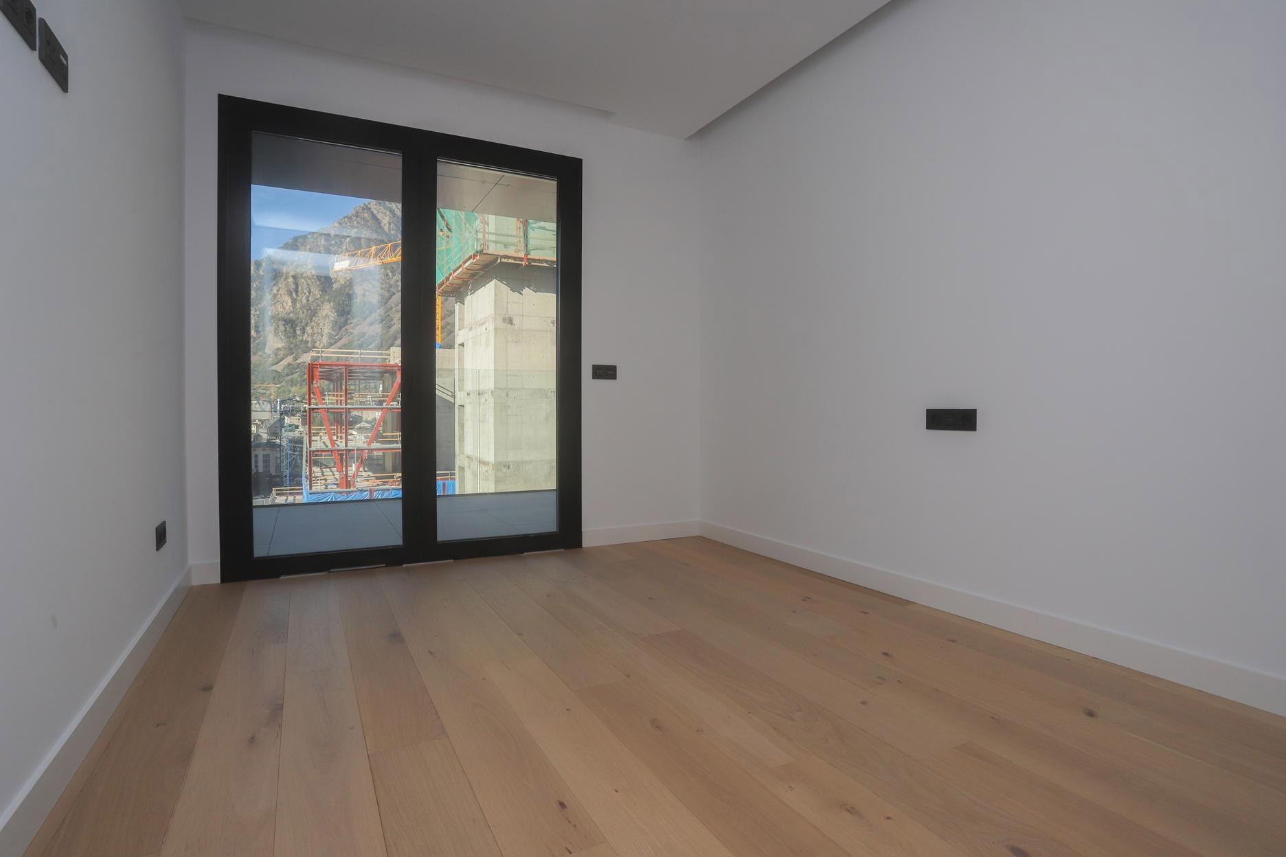 Apartment for rent with 3 bedrooms in Escaldes-Engordany with terrace and parking