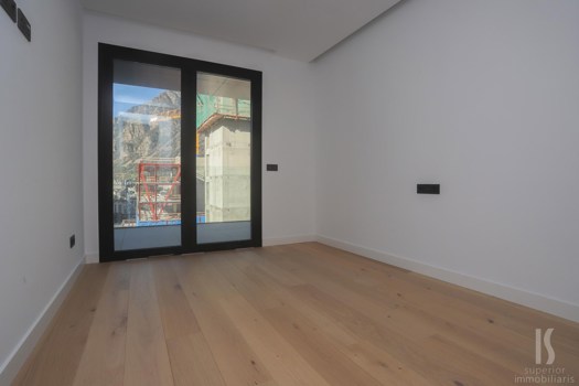 Piso en alquiler de 3 habitaciones en Escaldes-Engordany con terraza y parking