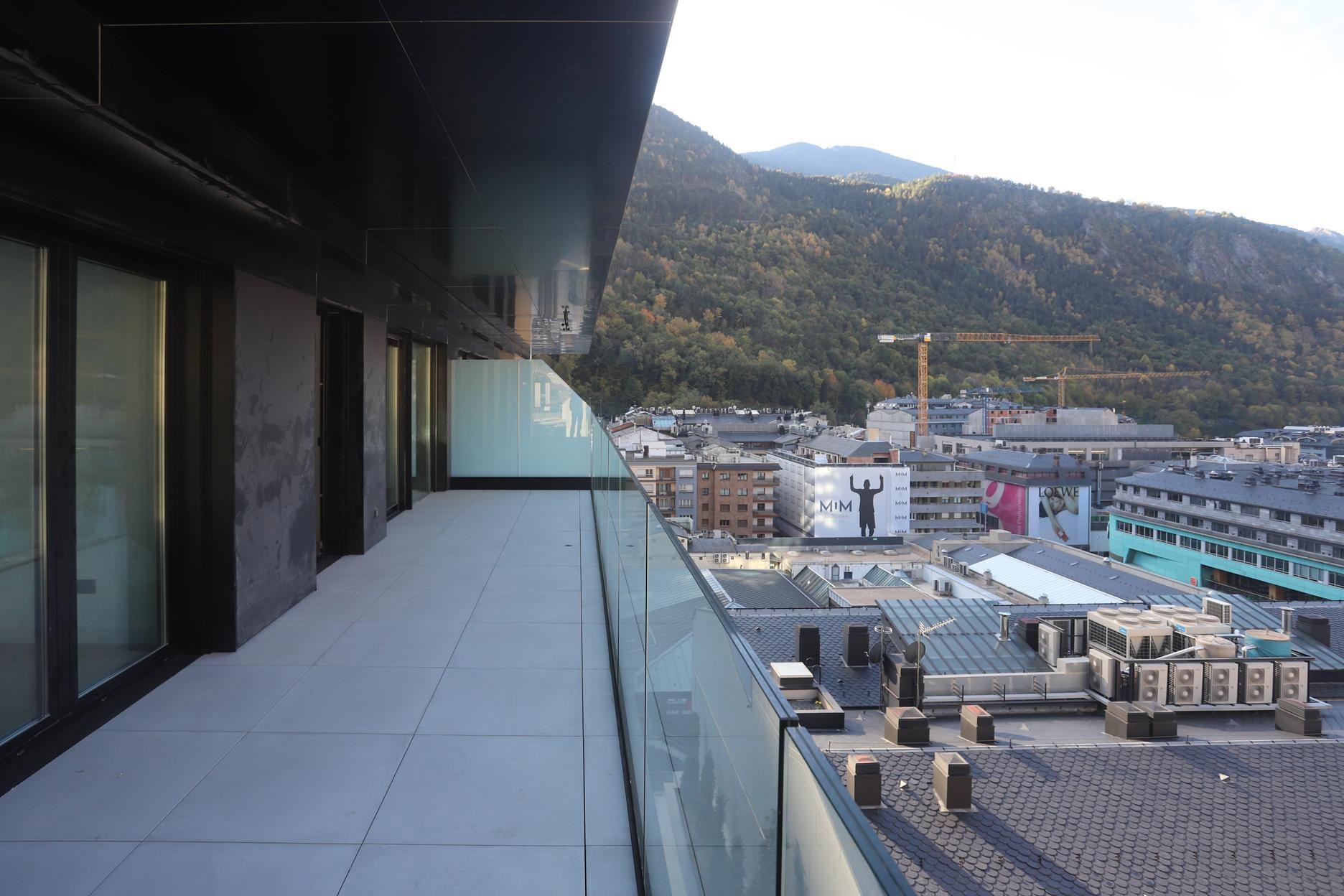 Apartment for rent with 3 bedrooms in Escaldes-Engordany with terrace and parking
