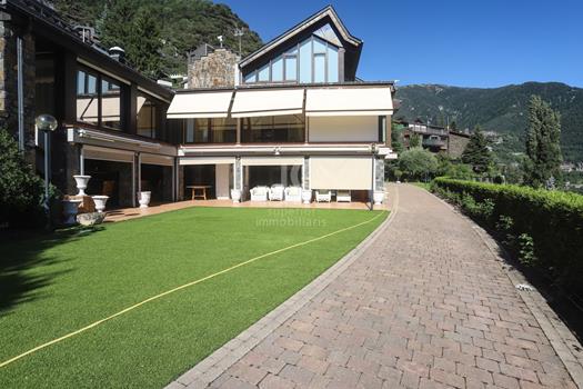 Casa en venta de 8 habitaciones en Escaldes-Engordany con terraza y parking