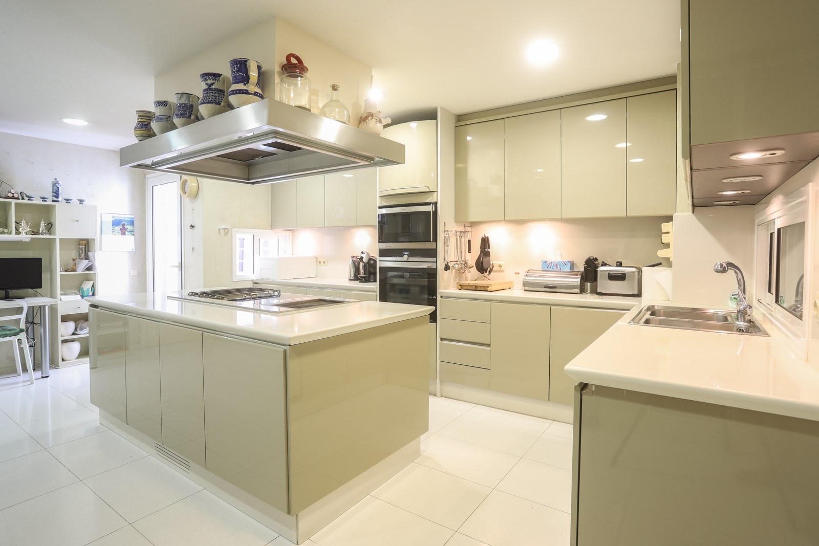 Casa en venta de 8 habitaciones en Escaldes-Engordany con terraza y parking