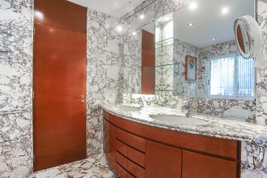 Casa en venta de 8 habitaciones en Escaldes-Engordany con terraza y parking