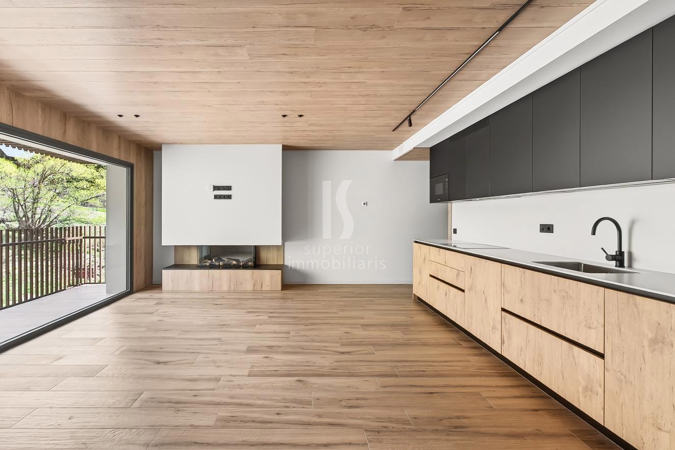Piso en venta de 3 habitaciones en El Tarter (Canillo) con terraza y parking