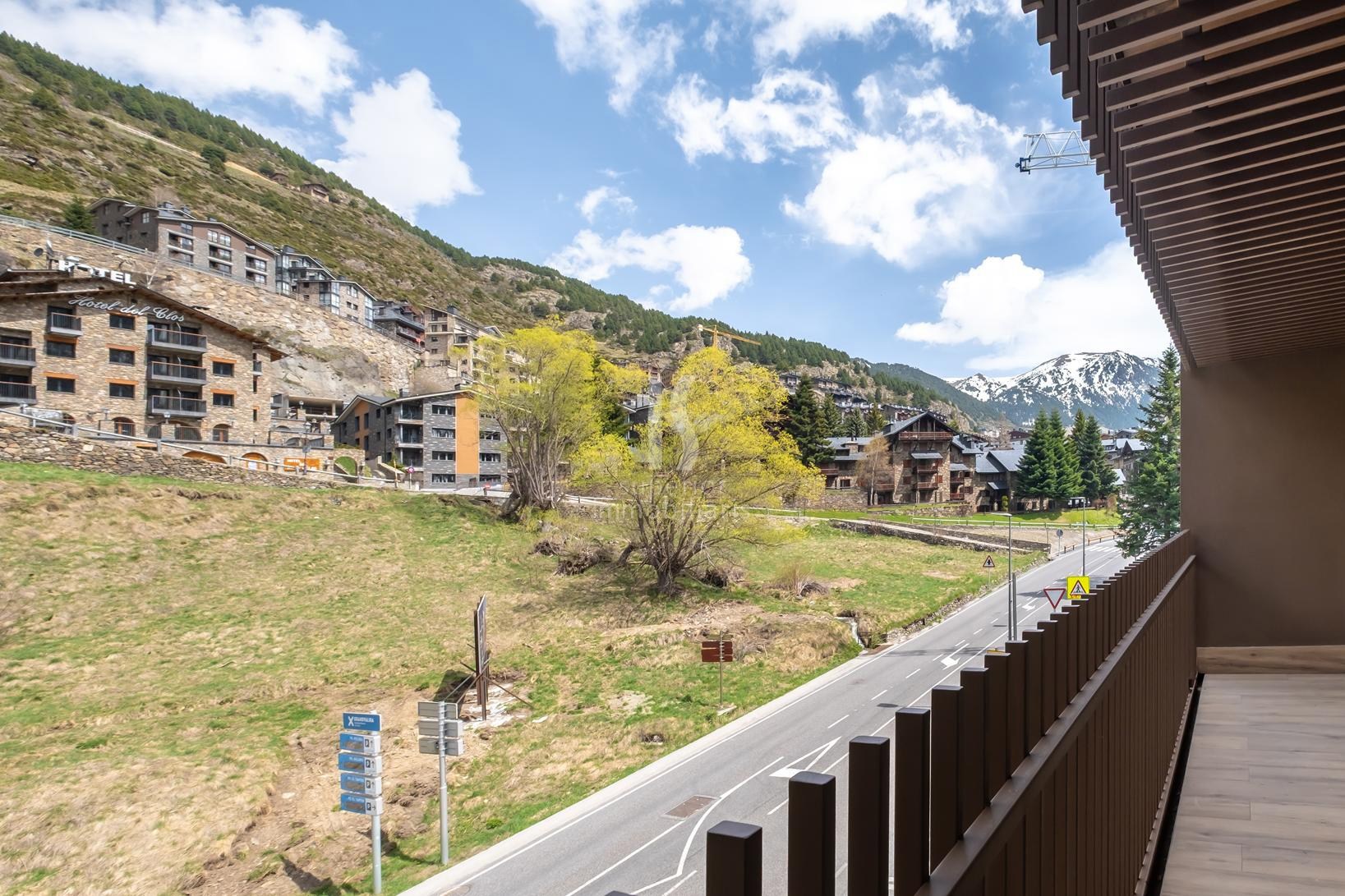 Apartment for sale with 3 bedrooms in El Tarter (Canillo) with terrace and parking