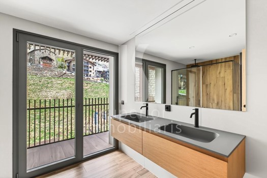 Apartment for sale with 3 bedrooms in El Tarter (Canillo) with terrace and parking