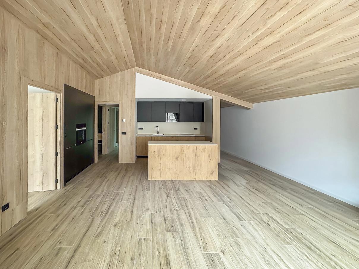 Piso en venta de 3 habitaciones en El Tarter (Canillo) con terraza y parking