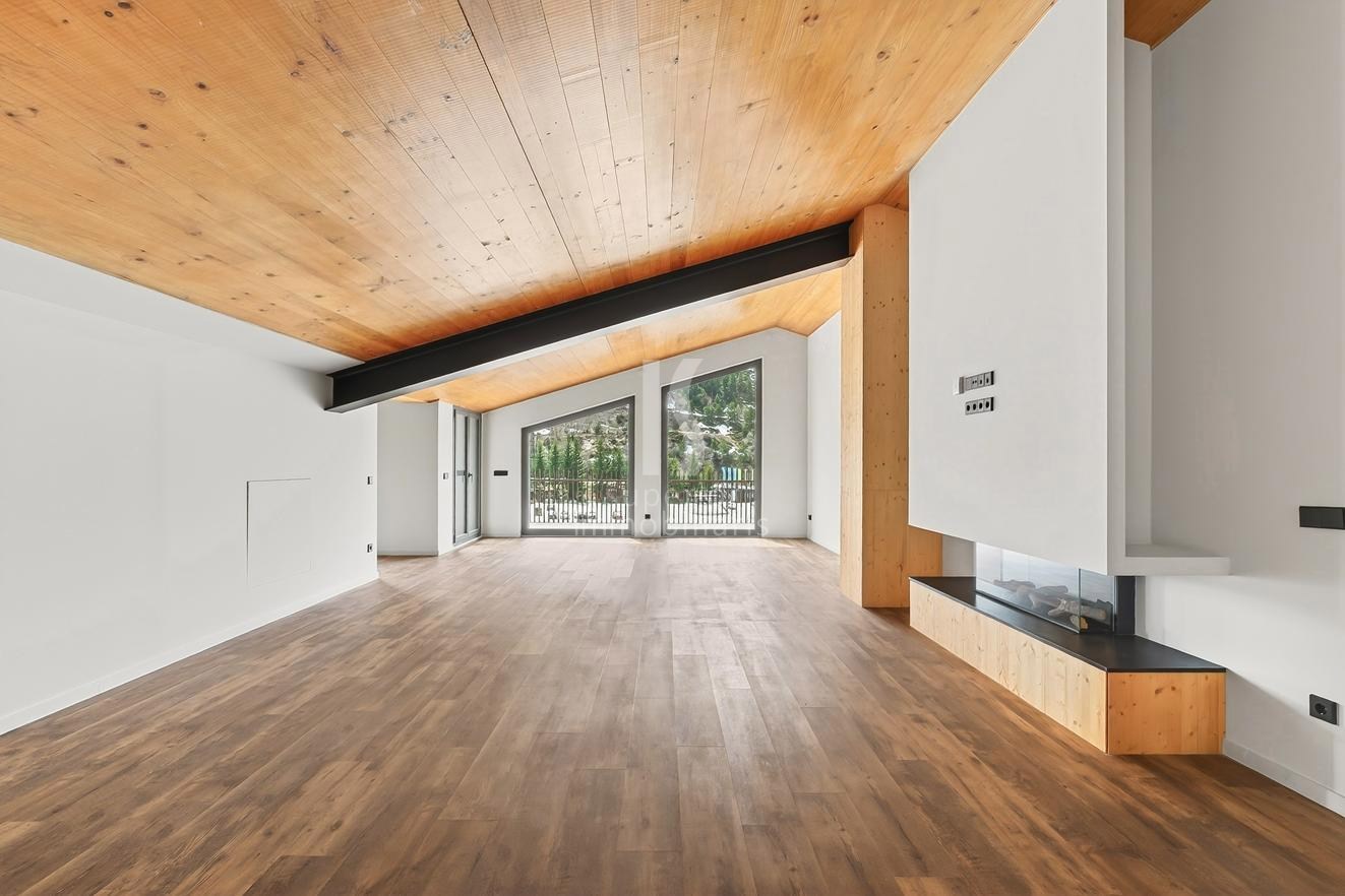 Penthouse for sale with 5 bedrooms in El Tarter (Canillo) with terrace and parking