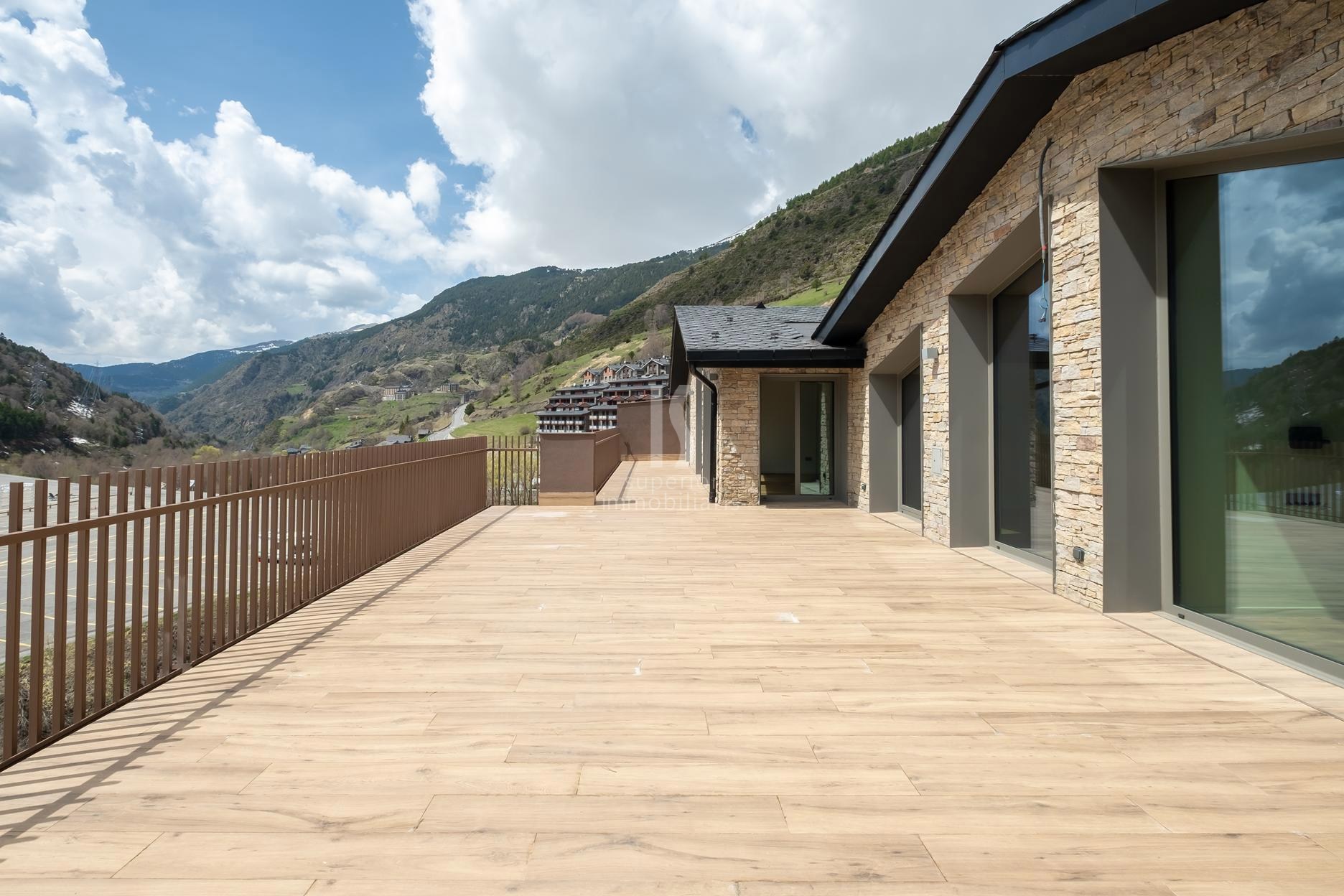 Penthouse for sale with 5 bedrooms in El Tarter (Canillo) with terrace and parking