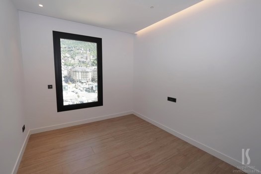 Piso en alquiler de 3 habitaciones en Escaldes-Engordany con terraza y parking