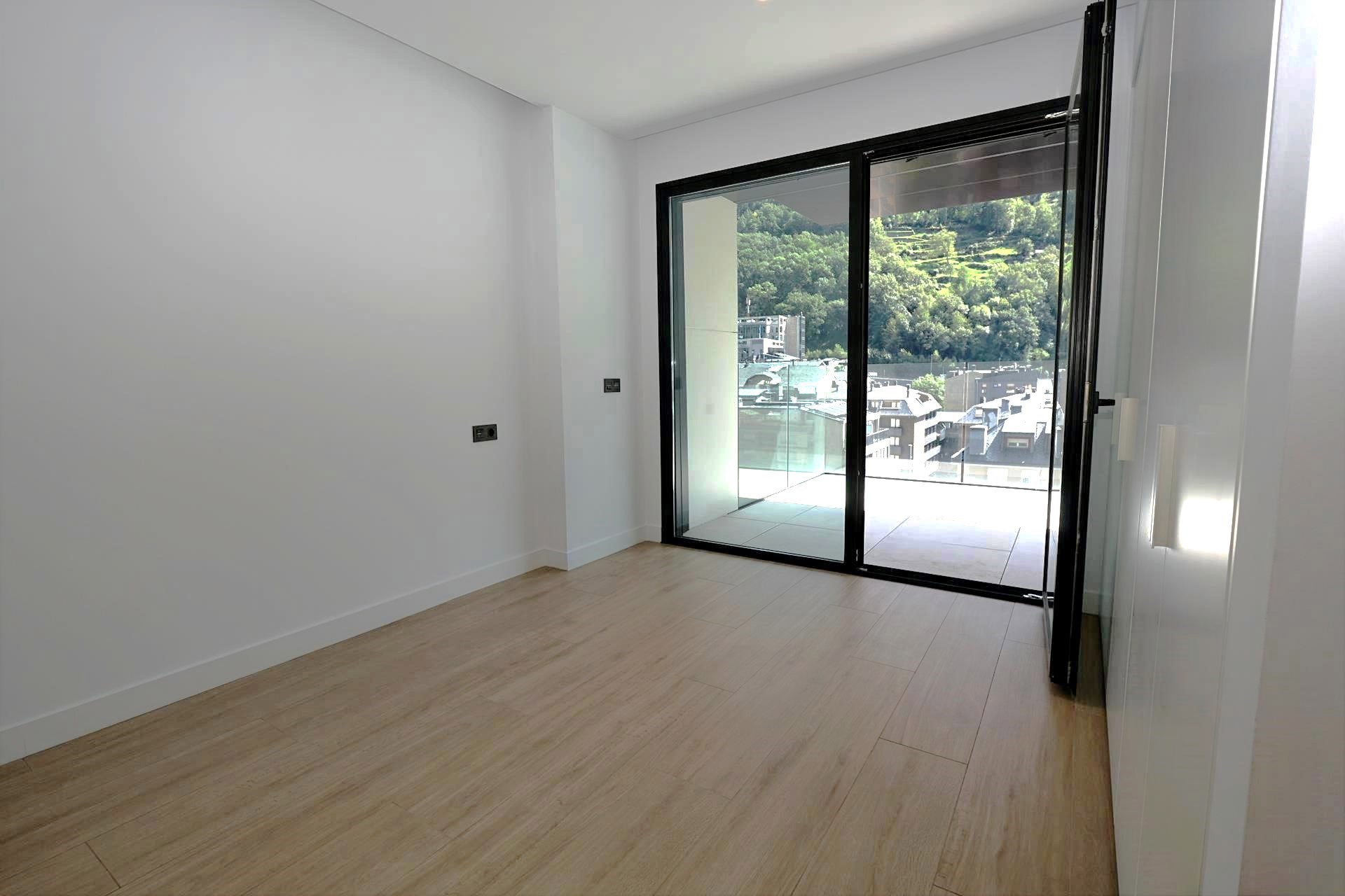 Apartment for rent with 3 bedrooms in Escaldes-Engordany with terrace and parking