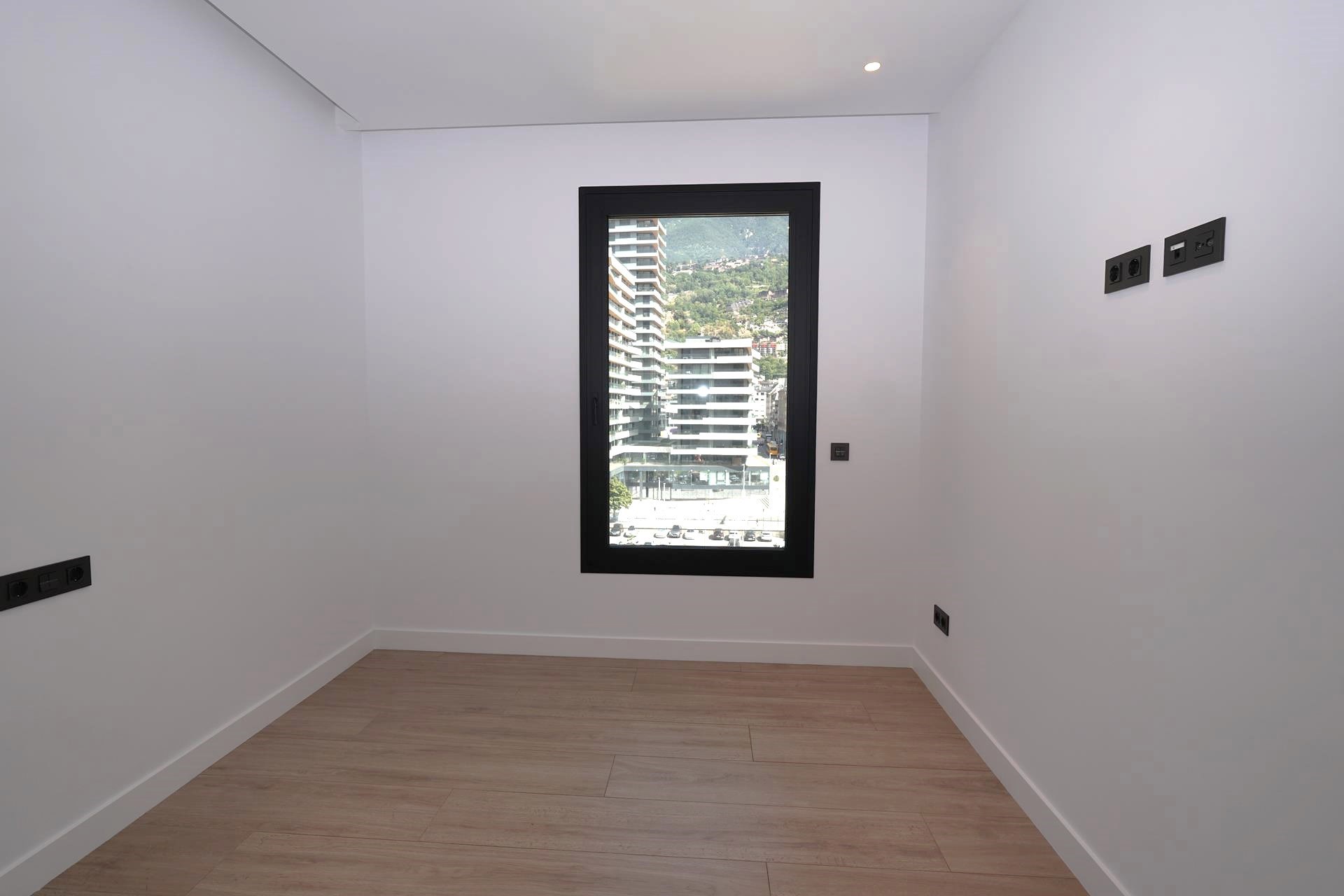Apartment for rent with 3 bedrooms in Escaldes-Engordany with terrace and parking