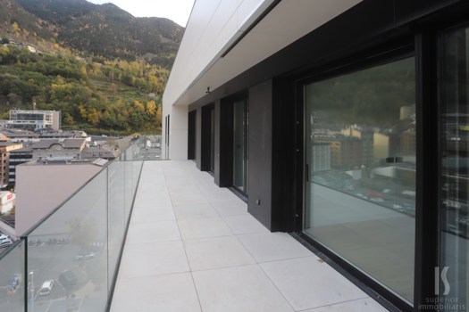 Piso en alquiler de 3 habitaciones en Escaldes-Engordany con terraza y parking