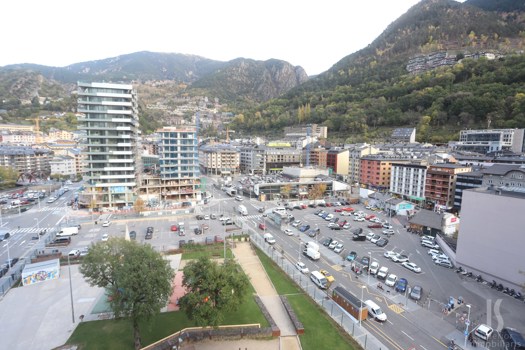 Piso en alquiler de 3 habitaciones en Escaldes-Engordany con terraza y parking