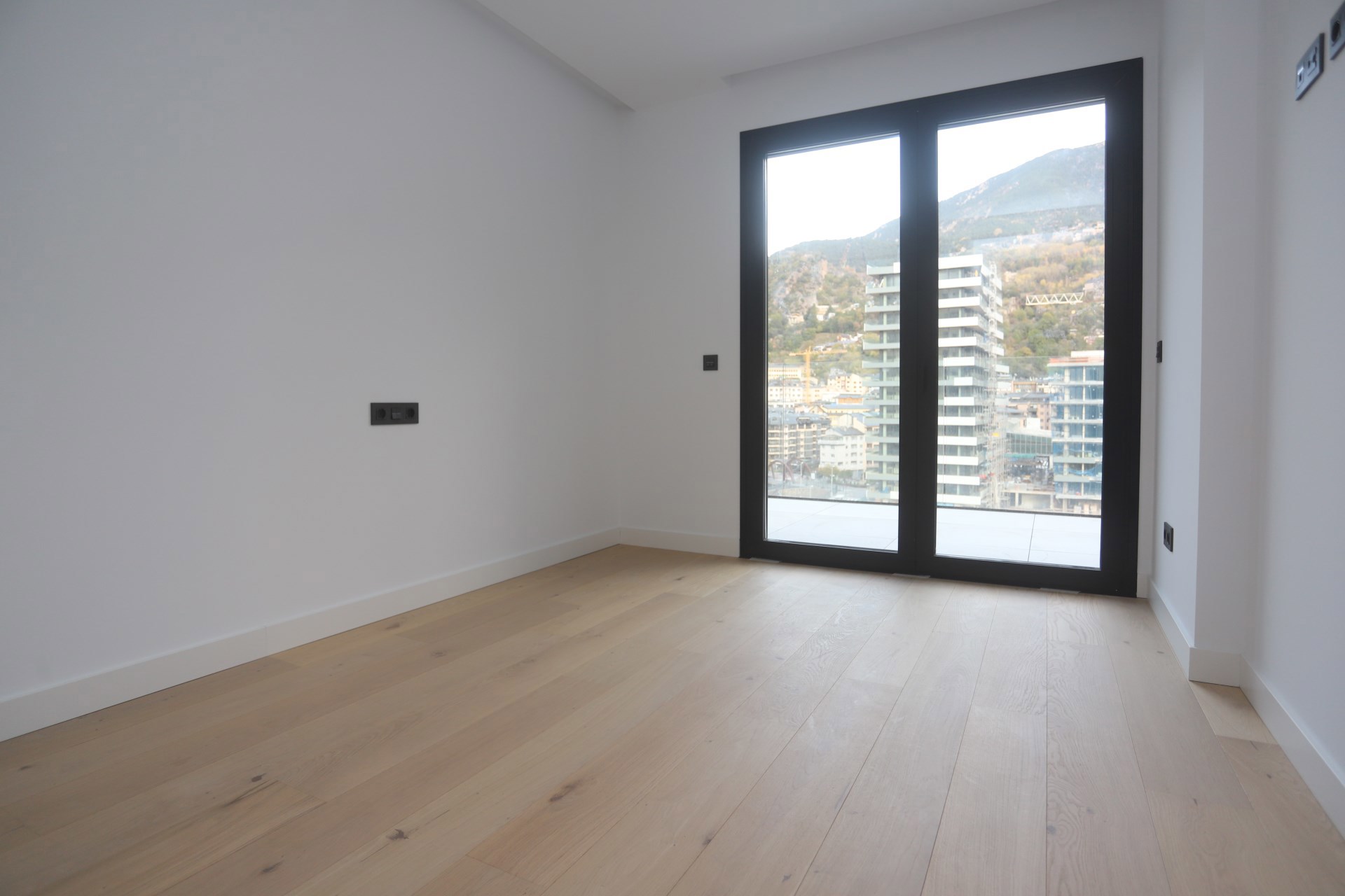 Piso en alquiler de 3 habitaciones en Escaldes-Engordany con terraza y parking
