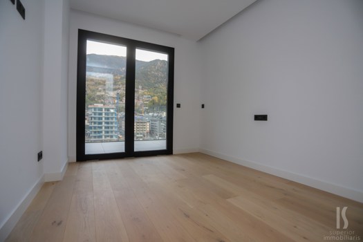 Piso en alquiler de 3 habitaciones en Escaldes-Engordany con terraza y parking