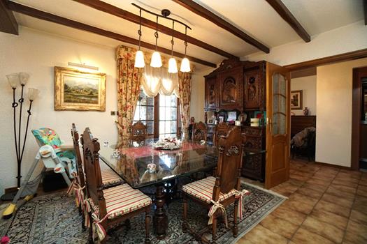 Casa en venta de 4 habitaciones en Andorra la Vella con terraza y parking