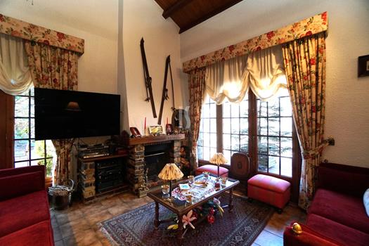 Casa en venta de 4 habitaciones en Andorra la Vella con terraza y parking