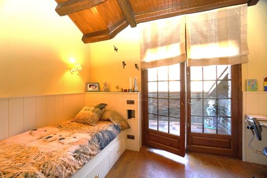 Casa en venta de 4 habitaciones en Andorra la Vella con terraza y parking