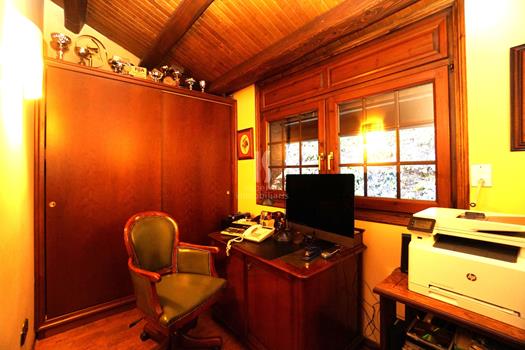 Casa en venta de 4 habitaciones en Andorra la Vella con terraza y parking