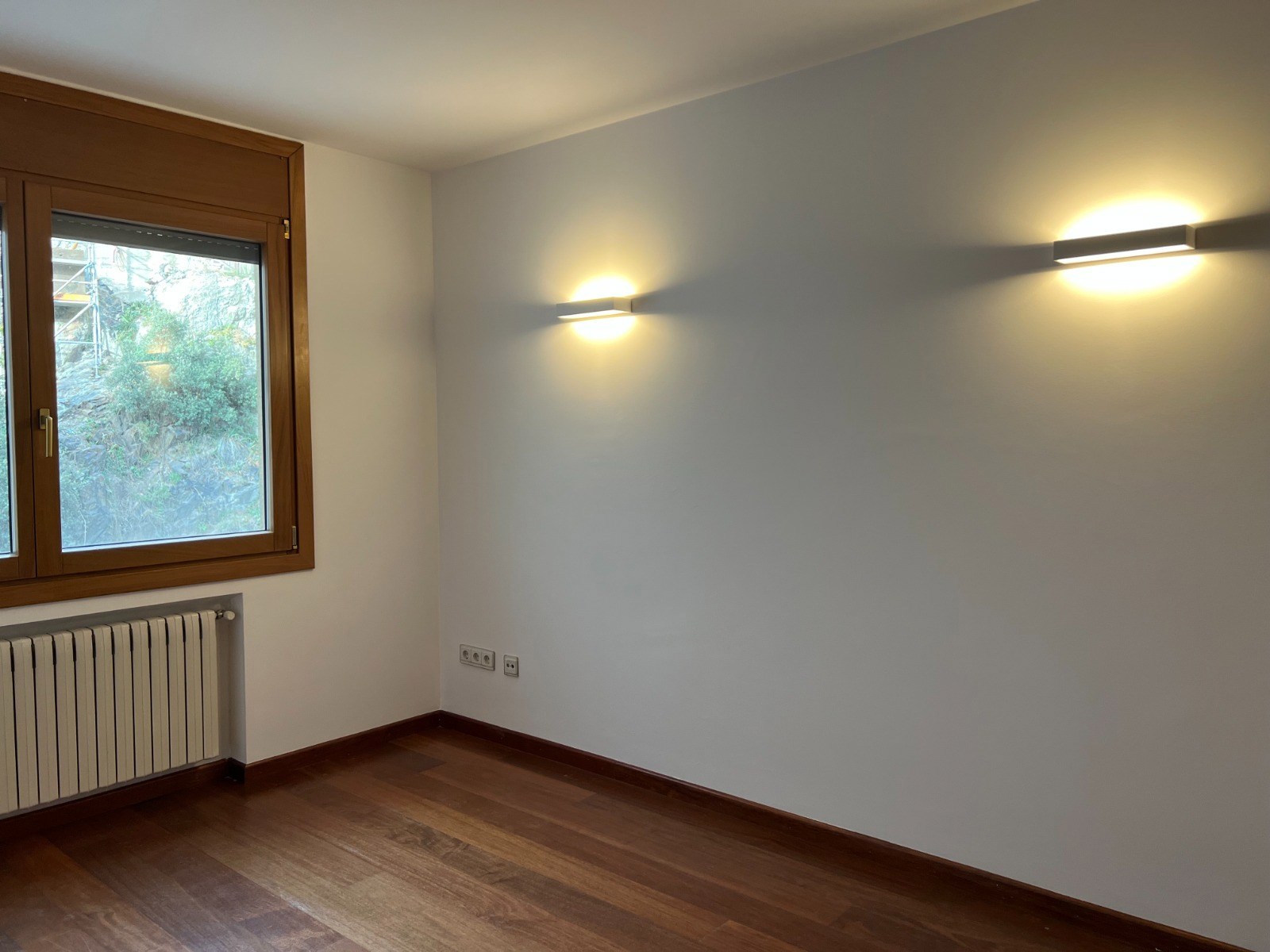 Apartment for rent with 4 bedrooms in Andorra la Vella with parking
