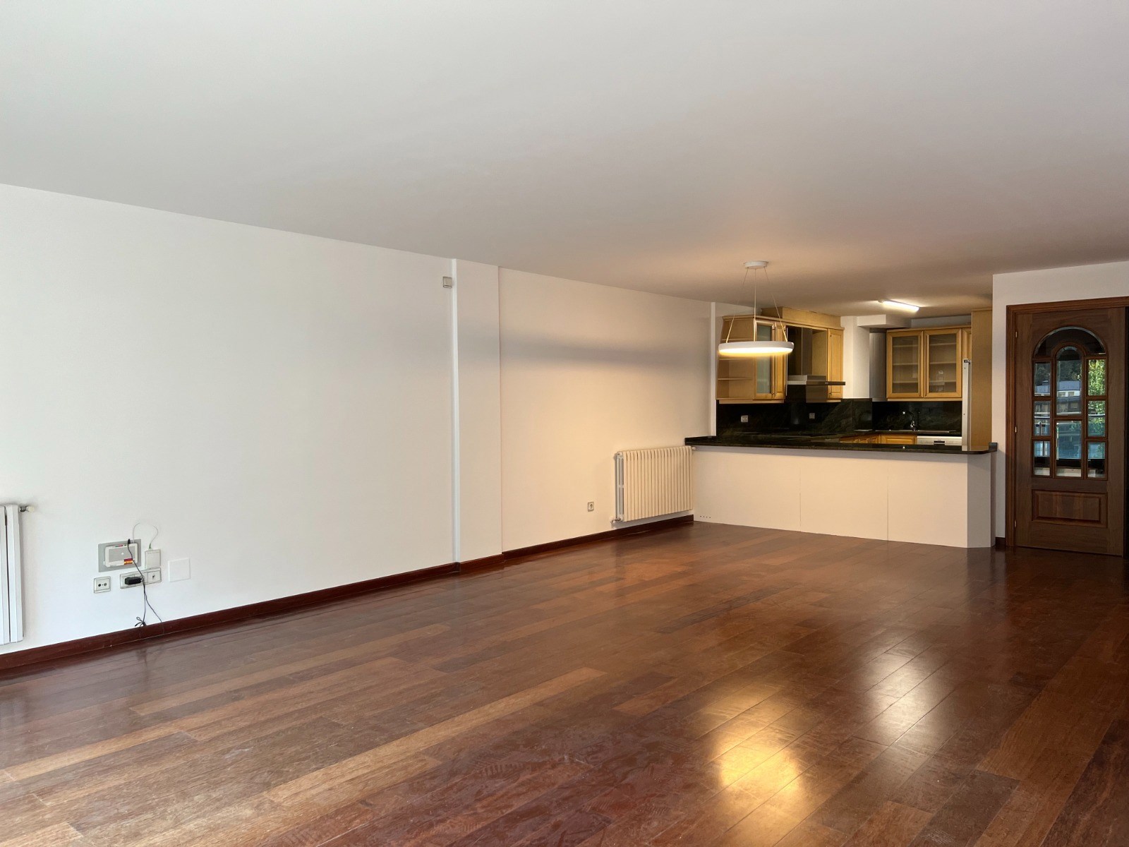 Apartment for rent with 4 bedrooms in Andorra la Vella with parking