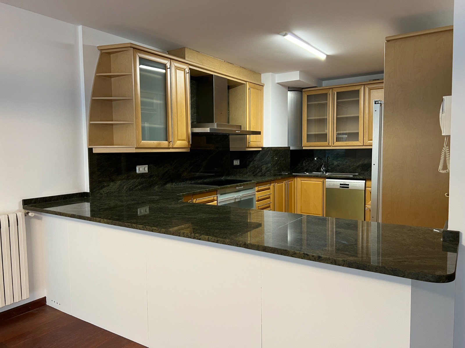 Apartment for rent with 4 bedrooms in Andorra la Vella with parking