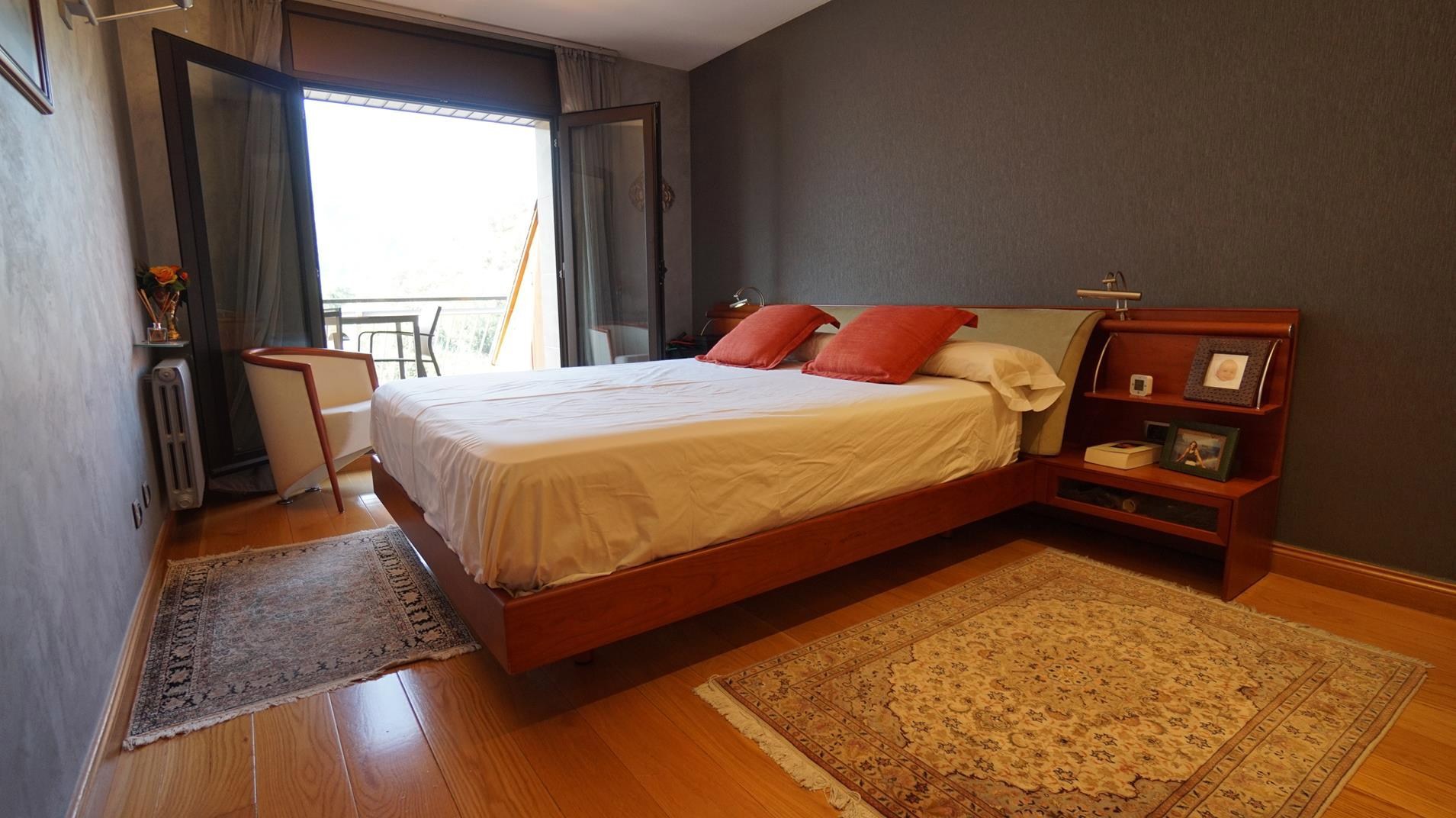 Apartment for rent with 4 bedrooms in Escaldes-Engordany with terrace and parking