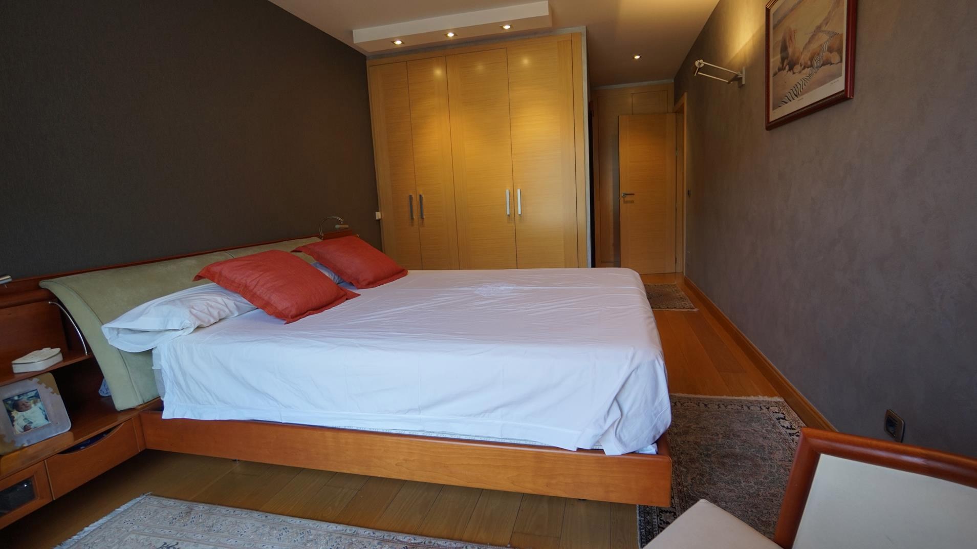 Apartment for rent with 4 bedrooms in Escaldes-Engordany with terrace and parking