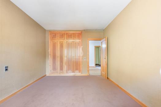 Maison à la vente avec 5 chambres en Sant Julià de Lòria avec terrasse et parking
