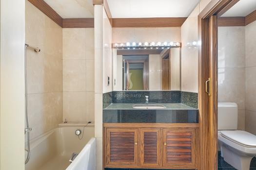 Maison à la vente avec 5 chambres en Sant Julià de Lòria avec terrasse et parking