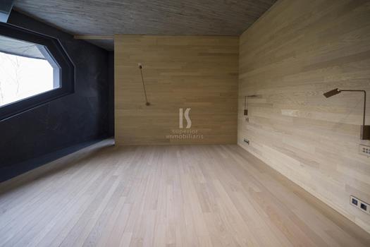 Dúplex en venta de 3 habitaciones en Ordino con terraza y parking
