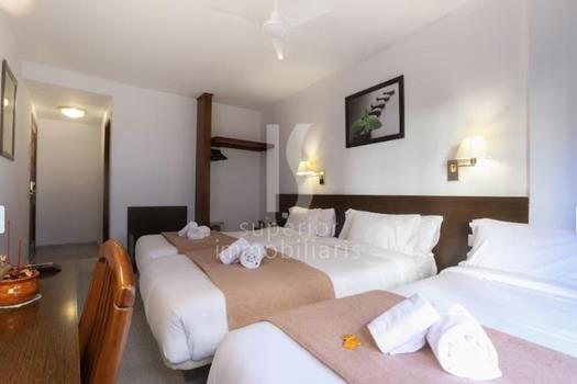 Hotel for sale with 70 bedrooms in Escaldes-Engordany with parking