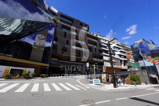 Bureau à location en Andorra la Vella avec terrasse