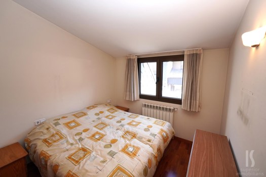 Apartment for rent with 4 bedrooms in Andorra la Vella with terrace and parking